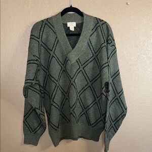 Vintage V-Neck Sweater with Diamond Pattern